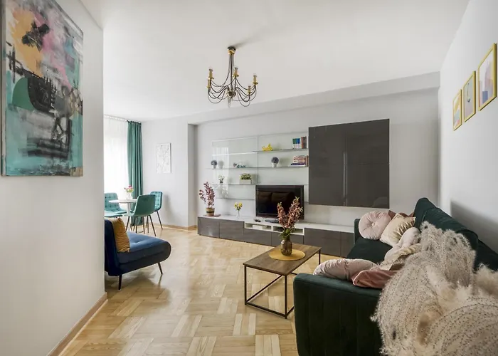 Gama Great Location & Famili Apartment 120M 2-12 People